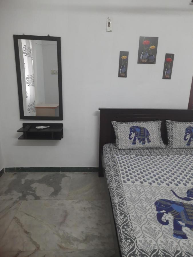 White House- 1Bk Pleasant Apartment With Open Terrace Coimbatore Buitenkant foto